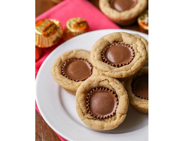 Chewy cookies with reese's peaut butter cups food facts