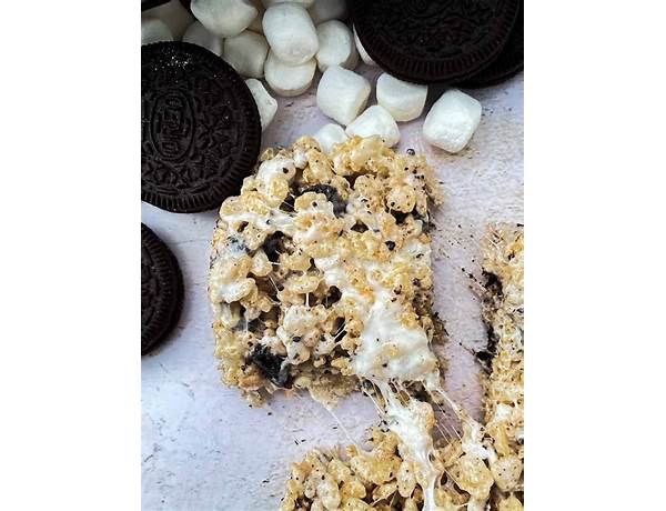 Cookies and cream crispy cake ingredients