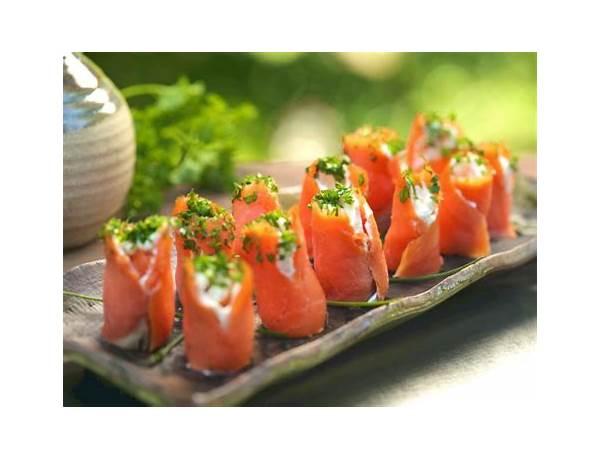 Salmon cream cheese roll ingredients