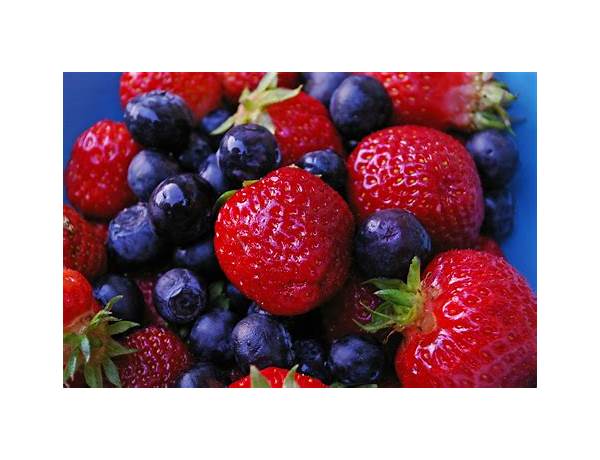 Straberry, blueberry & blackberry crumble food facts