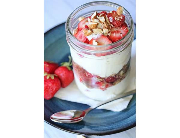 Strawberry yogurt parfait ingredients