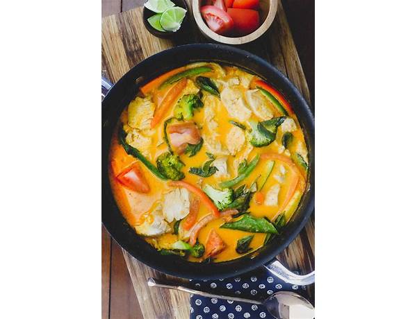 Thai premium curry sauce red curry food facts