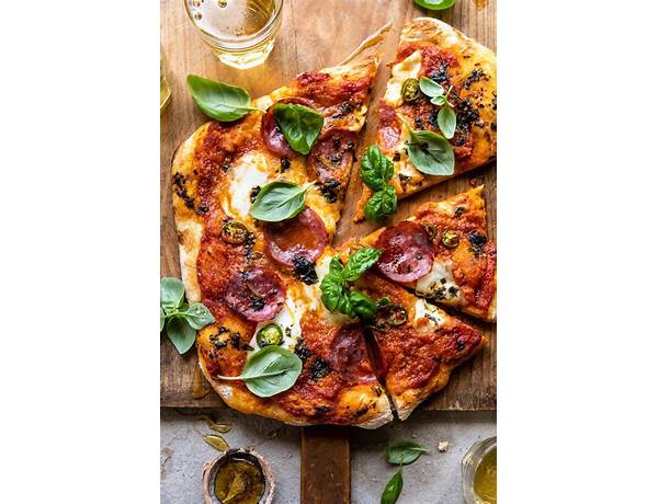 Tomato basil pizza ingredients