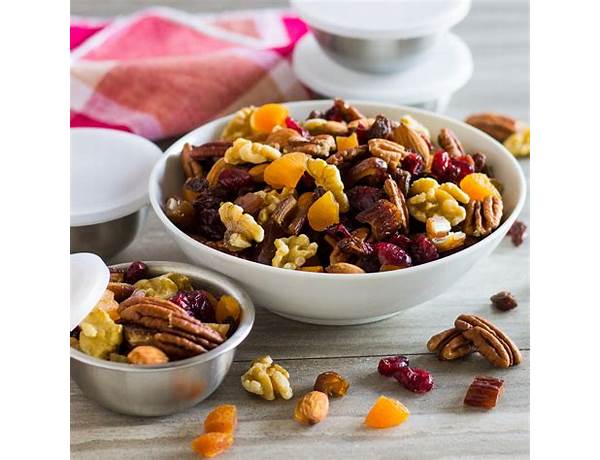 Trail mix fruit & nut chewy granola bar food facts