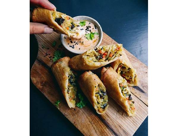 Veggie spring rolls food facts