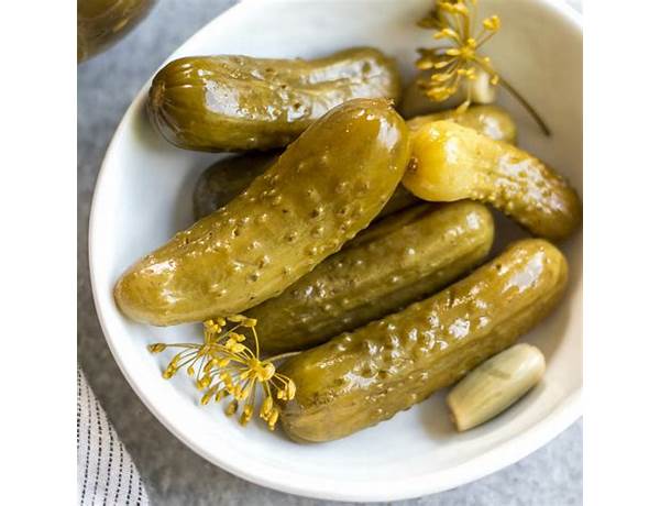 Whoke dill pickles ingredients